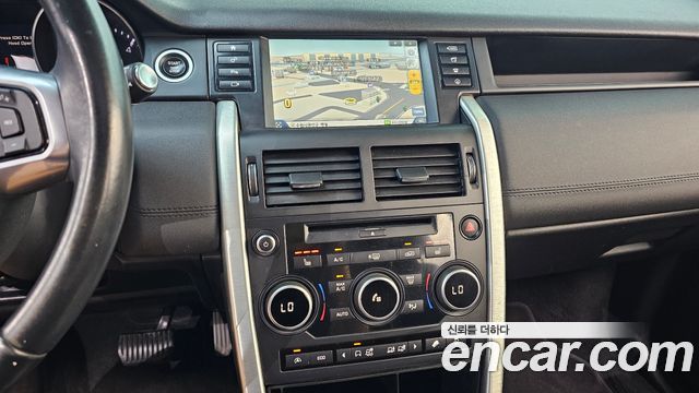 Land Rover Discovery Sport 2.0 TD4 SE 2016 — фото 14
