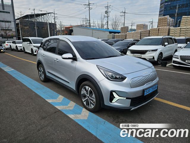 Kia Niro Plus Earth 2023 — фото 2