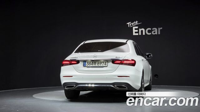 Mercedes-Benz E-Class (W213) E220d 4MATIC AMG Line 2021 — фото 4