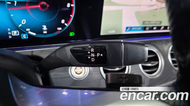 Mercedes-Benz E-Class (W213) E220d 4MATIC AMG Line 2021 — фото 9