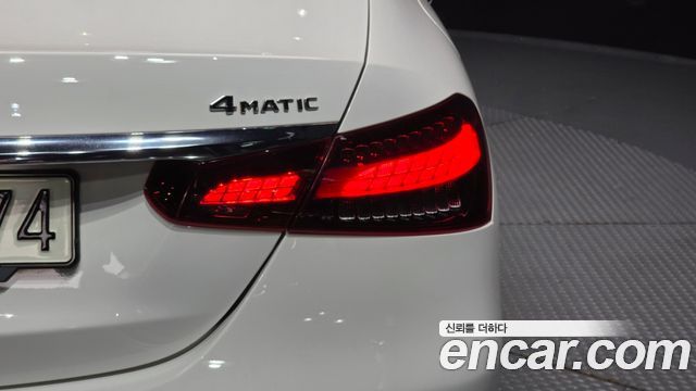 Mercedes-Benz E-Class (W213) E220d 4MATIC AMG Line 2021 — фото 23
