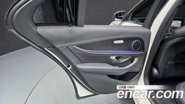 Mercedes-Benz E-Class (W213) E220d 4MATIC AMG Line 2021 — фото 25