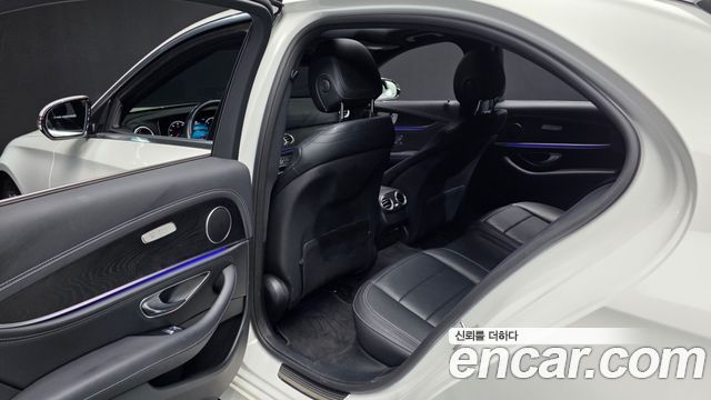 Mercedes-Benz E-Class (W213) E220d 4MATIC AMG Line 2021 — фото 26