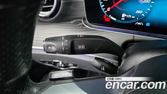 Mercedes-Benz E-Class (W213) E220d 4MATIC AMG Line 2021 — фото 36