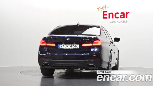 BMW 5 Series (G30) 520i M Sport 2023 — фото 4