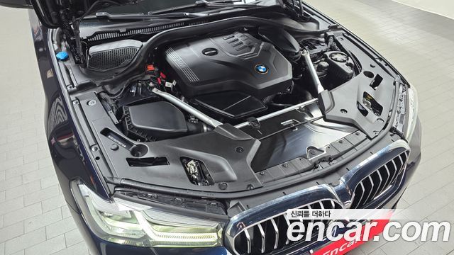BMW 5 Series (G30) 520i M Sport 2023 — фото 6