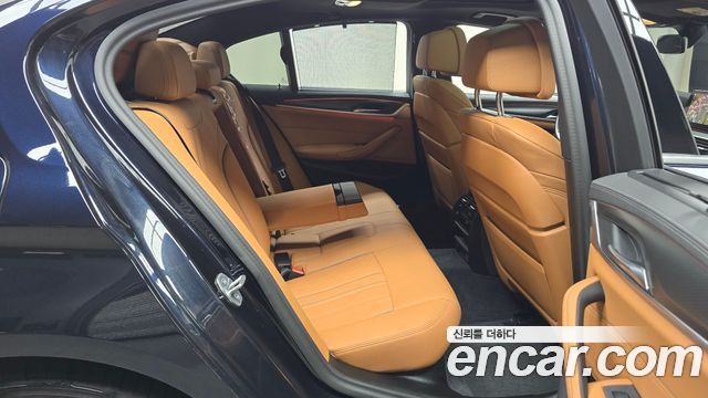 BMW 5 Series (G30) 520i M Sport 2023 — фото 11