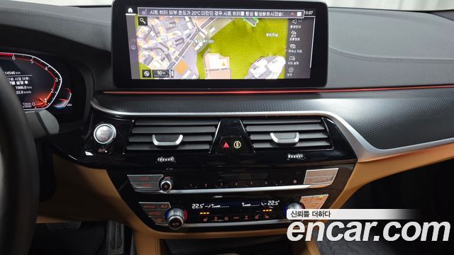 BMW 5 Series (G30) 520i M Sport 2023 — фото 13
