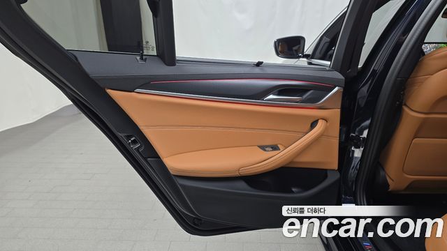 BMW 5 Series (G30) 520i M Sport 2023 — фото 25