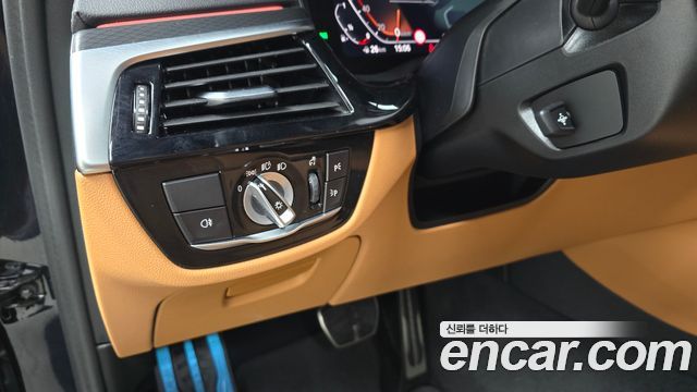 BMW 5 Series (G30) 520i M Sport 2023 — фото 27