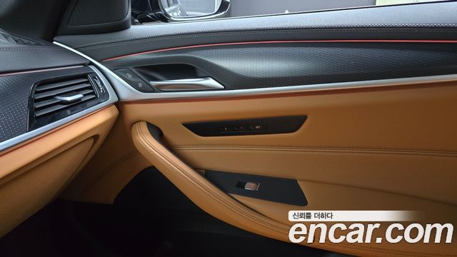 BMW 5 Series (G30) 520i M Sport 2023 — фото 28