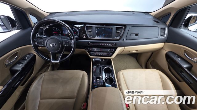 Kia Carnival 9-Seater Prstige 2020 — фото 7