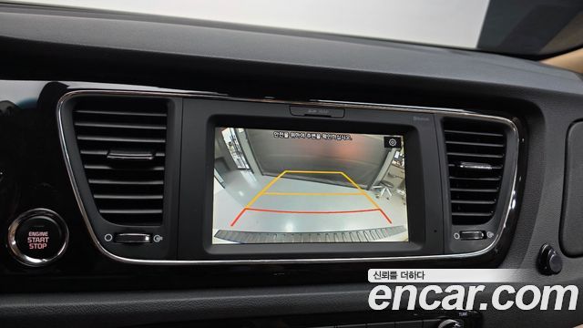 Kia Carnival 9-Seater Prstige 2020 — фото 19