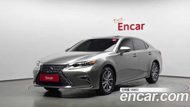 Lexus ES300h Supreme XV60