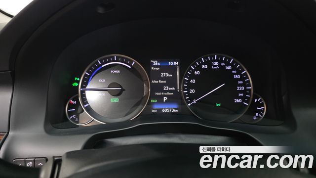Lexus ES300h Supreme XV60 2017 — фото 8