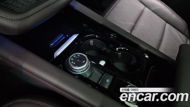 Ford Explorer (VI) 2.3 Platinum 4WD 2025 — фото 9