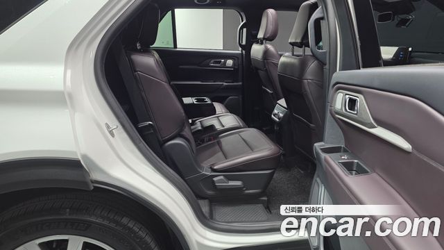 Ford Explorer (VI) 2.3 Platinum 4WD 2025 — фото 11