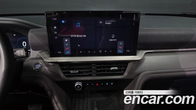 Ford Explorer (VI) 2.3 Platinum 4WD 2025 — фото 13