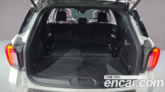 Ford Explorer (VI) 2.3 Platinum 4WD 2025 — фото 19
