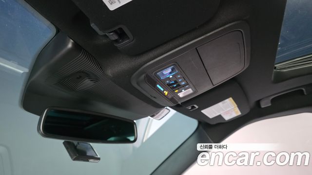 Ford Explorer (VI) 2.3 Platinum 4WD 2025 — фото 20