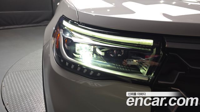 Ford Explorer (VI) 2.3 Platinum 4WD 2025 — фото 22