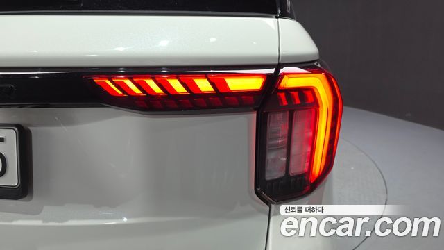 Ford Explorer (VI) 2.3 Platinum 4WD 2025 — фото 23