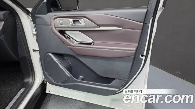 Ford Explorer (VI) 2.3 Platinum 4WD 2025 — фото 24