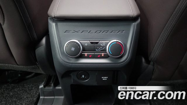 Ford Explorer (VI) 2.3 Platinum 4WD 2025 — фото 30