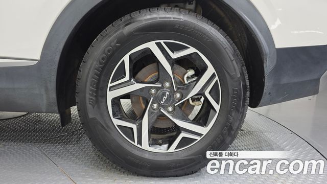 Kia Sportage (V) Diesel 2.0 2WD Trendy 2023 — фото 21