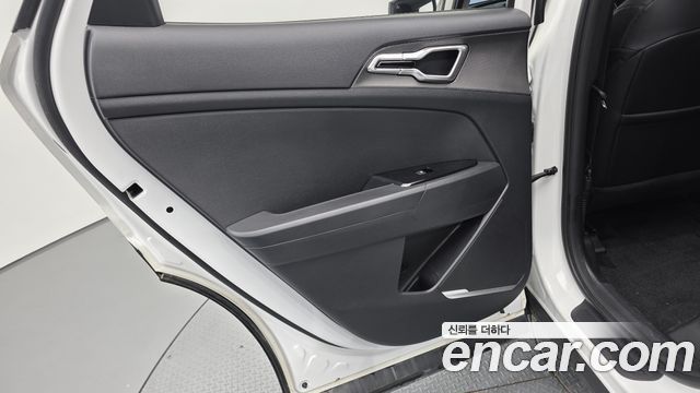 Kia Sportage (V) Diesel 2.0 2WD Trendy 2023 — фото 25