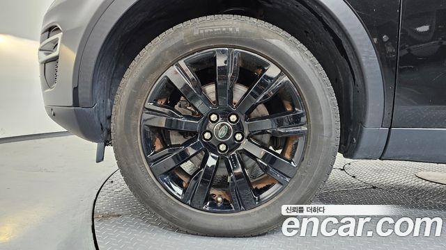 Land Rover Discovery Sport 2.0 TD4 HSE Luxury 2019 — фото 5