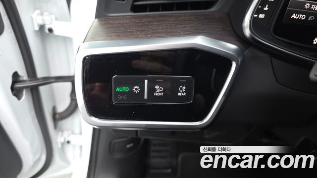 Audi A6 (C8) 45 TFSI Premium 2025 — фото 19