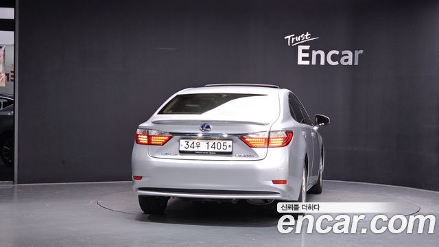 Lexus ES300h Executive XV60 2013 — фото 4