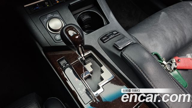 Lexus ES300h Executive XV60 2013 — фото 9