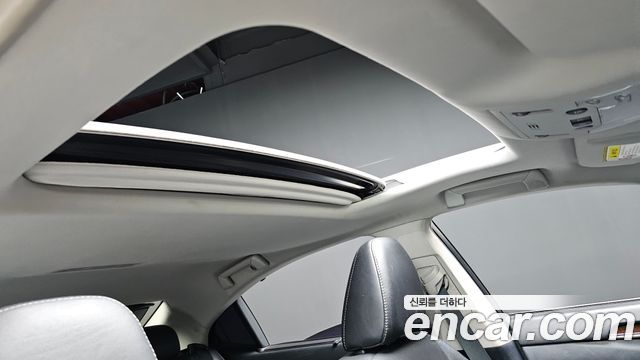 Lexus ES300h Executive XV60 2013 — фото 19