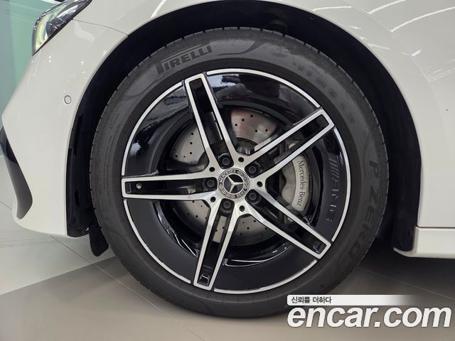 Mercedes-Benz E-Class (W214) E300 4MATIC AMG Line 2025 — фото 5