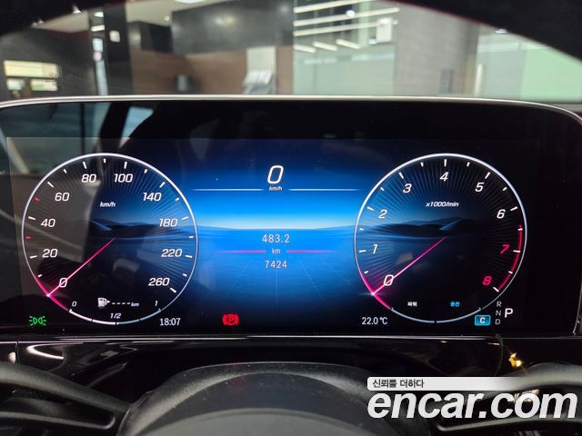 Mercedes-Benz E-Class (W214) E300 4MATIC AMG Line 2025 — фото 8