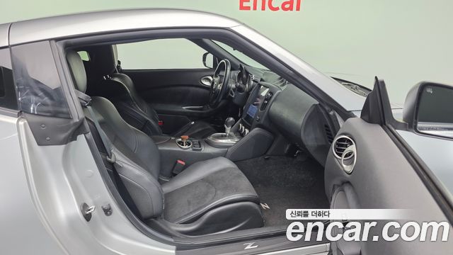 Nissan 370Z 3.7 Coupe Z34 2011 — фото 11