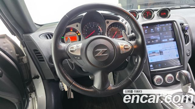 Nissan 370Z 3.7 Coupe Z34 2011 — фото 13