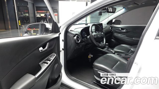 Hyundai Kona Gasoline 2.0 2WD Smart 2021 — фото 10