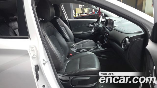 Hyundai Kona Gasoline 2.0 2WD Smart 2021 — фото 11