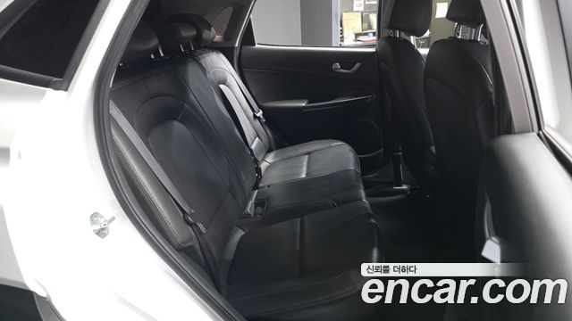 Hyundai Kona Gasoline 2.0 2WD Smart 2021 — фото 12