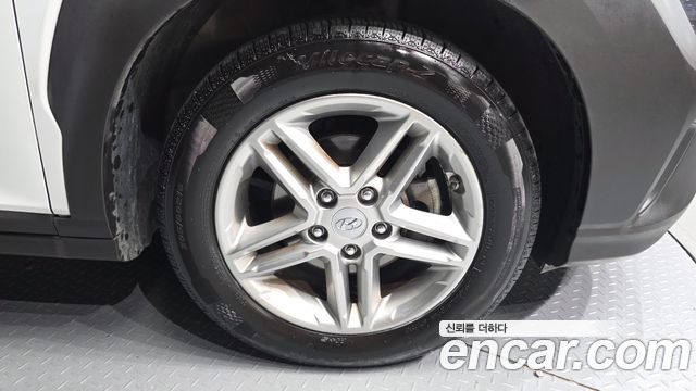 Hyundai Kona Gasoline 2.0 2WD Smart 2021 — фото 21
