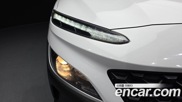 Hyundai Kona Gasoline 2.0 2WD Smart 2021 — фото 22
