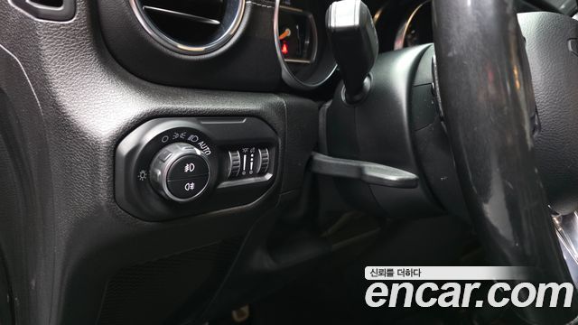 Jeep Wrangler (JL) 2.0 Overland 4Door 2019 — фото 18