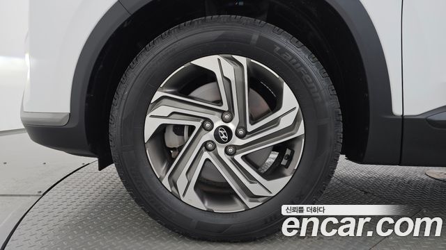 Hyundai Santa Fe Gasoline 2.5T 2WD Prestige 2022 — фото 5