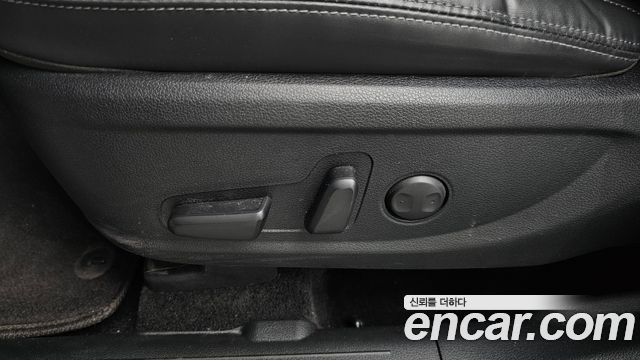 Hyundai Santa Fe Gasoline 2.5T 2WD Prestige 2022 — фото 35