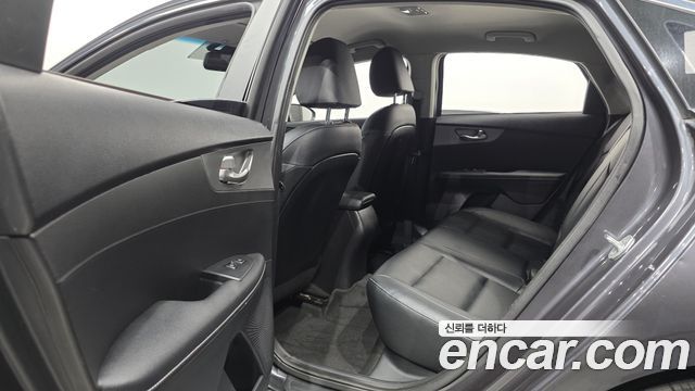 Kia K3 Prestige 2021 — фото 17
