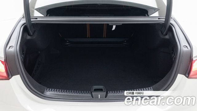 Mercedes-Benz E-Class (W214) E300 4MATIC AMG Line 2025 — фото 24