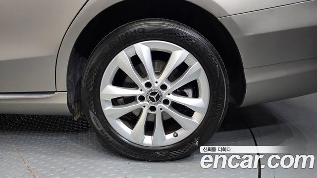 Mercedes-Benz C-Class (W205) C220 d Avantgarde 2019 — фото 27